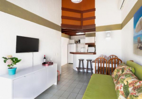 Apartamento duplex térreo 02, Jurerê a 350m da praia N1628